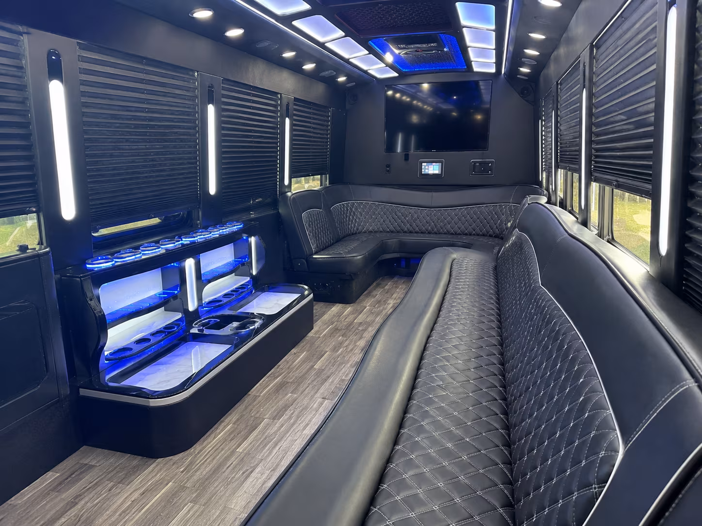 westpalmbeachcharterbuscompany com makes it easy to find a party bus for your next concert night out